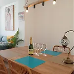 Side -estepona Апартаменти